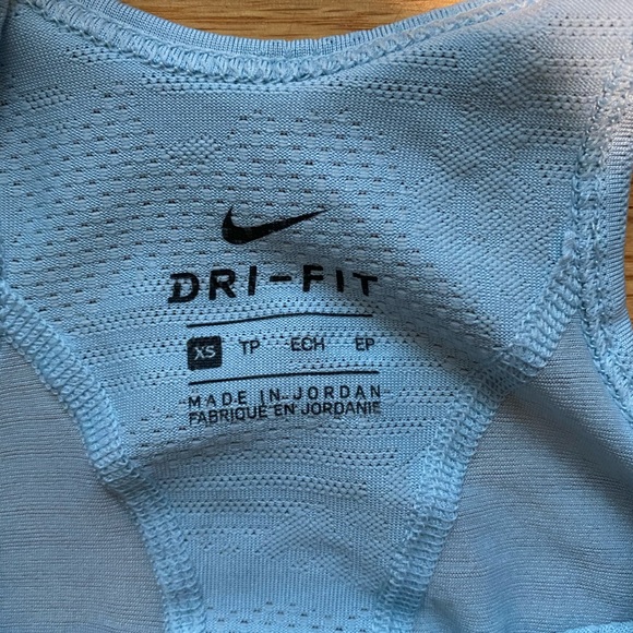 Nike Workout Tank - Picture 2 of 2